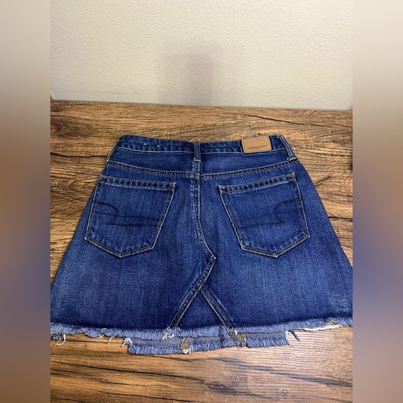 American Eagle Button-Fly Denim Mini Skirt – Size 00
New without tag ✨ - Picture 3 of 4